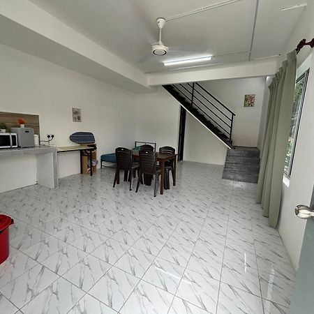 Inderapura Villa Free Parking ชาห์อาลัม ภายนอก รูปภาพ